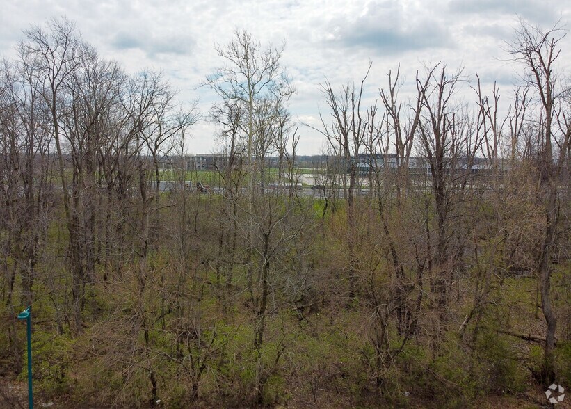 10442 Crosspoint Blvd, Fishers, IN for sale - Building Photo - Image 2 of 3