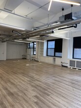 330 W 38th St, New York, NY for lease Building Photo- Image 2 of 4