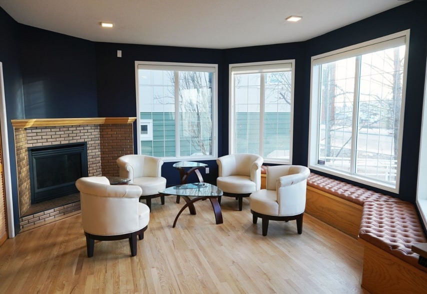 16102/04 - 100 Avenue portfolio of 2 properties for sale on LoopNet.com - Interior Photo - Image 3 of 7