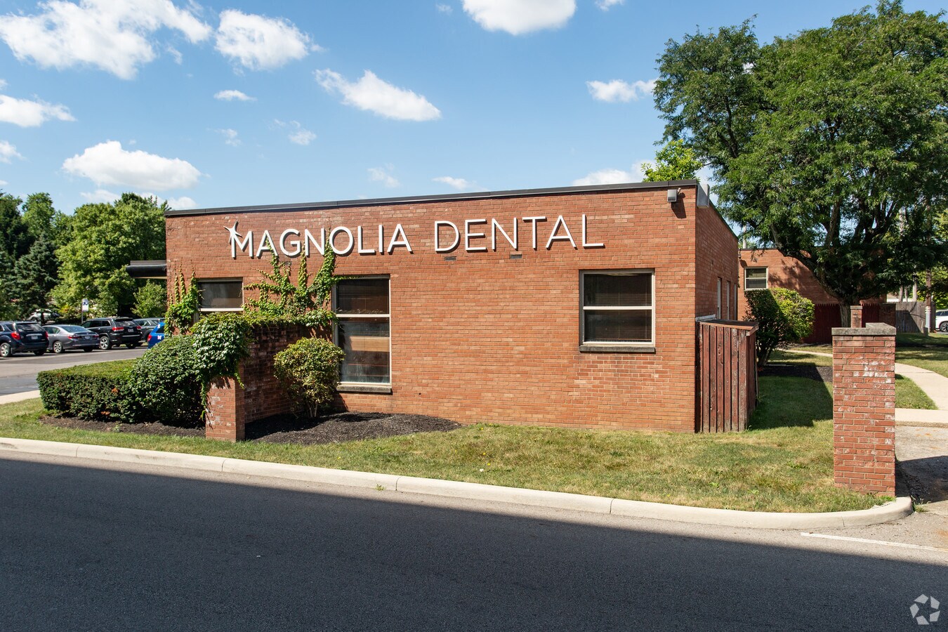 1840 Zollinger Rd, Upper Arlington, OH 43221