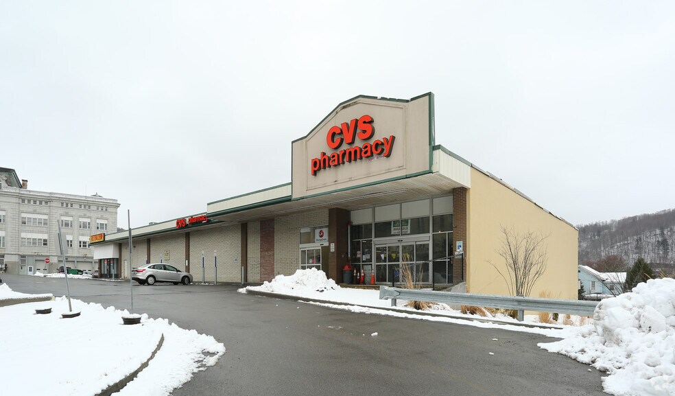 555-625 E Main St, Little Falls, NY for sale - Primary Photo - Image 1 of 1