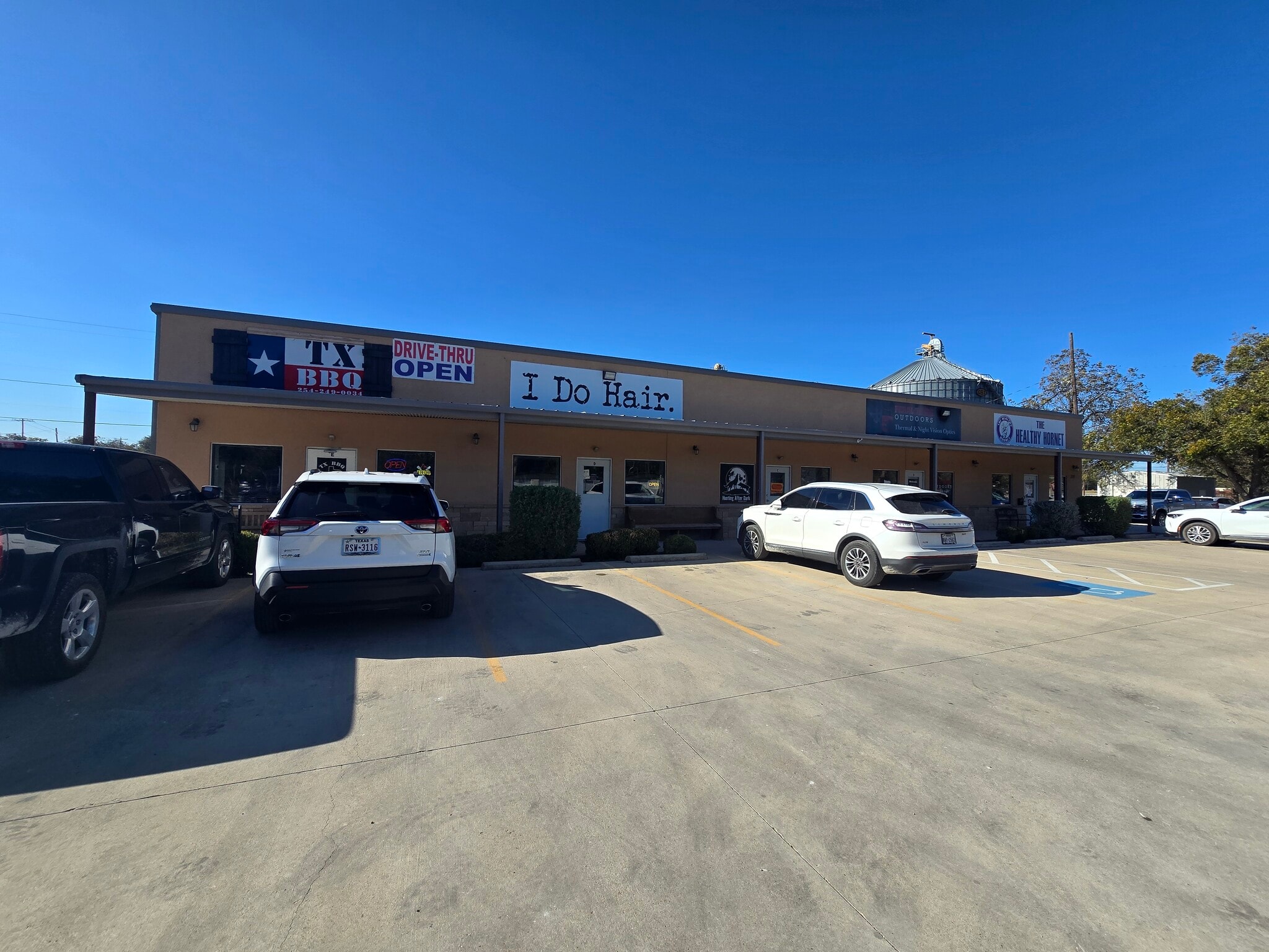 301 S Franklin St, Holland, TX for lease Building Photo- Image 1 of 8