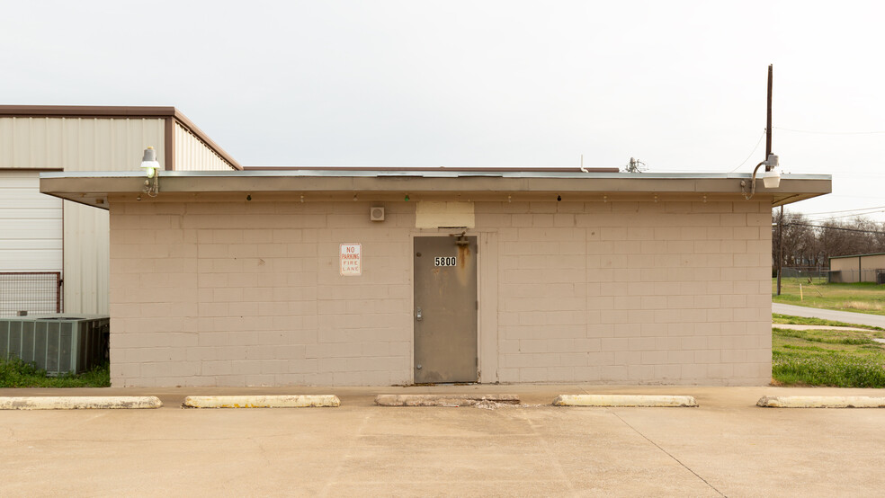 5800 Jacksboro Hwy, Fort Worth, TX for sale - Building Photo - Image 3 of 7