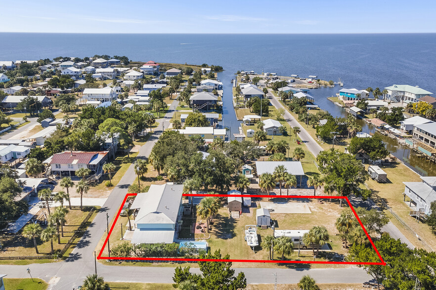 62 W 9th, Horseshoe Beach, FL for sale - Building Photo - Image 1 of 1