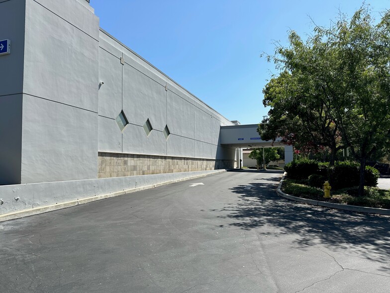 1410 Foothill Blvd, La Verne, CA for lease - Building Photo - Image 3 of 5