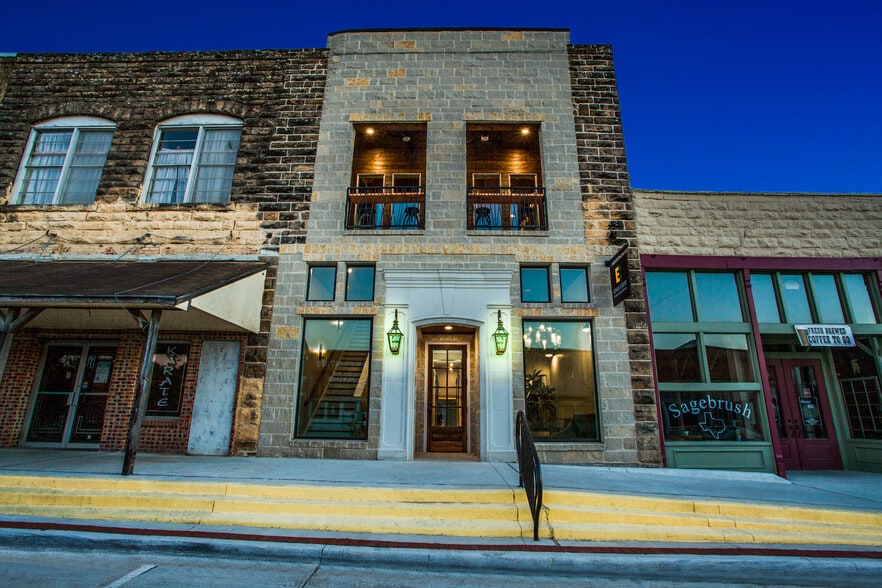 1024 Halsell St, Bridgeport, TX for sale - Building Photo - Image 1 of 21