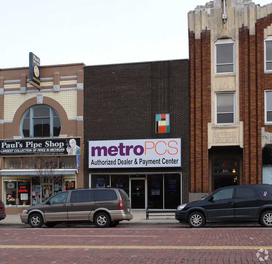 649 S Saginaw St, Flint, MI 48502