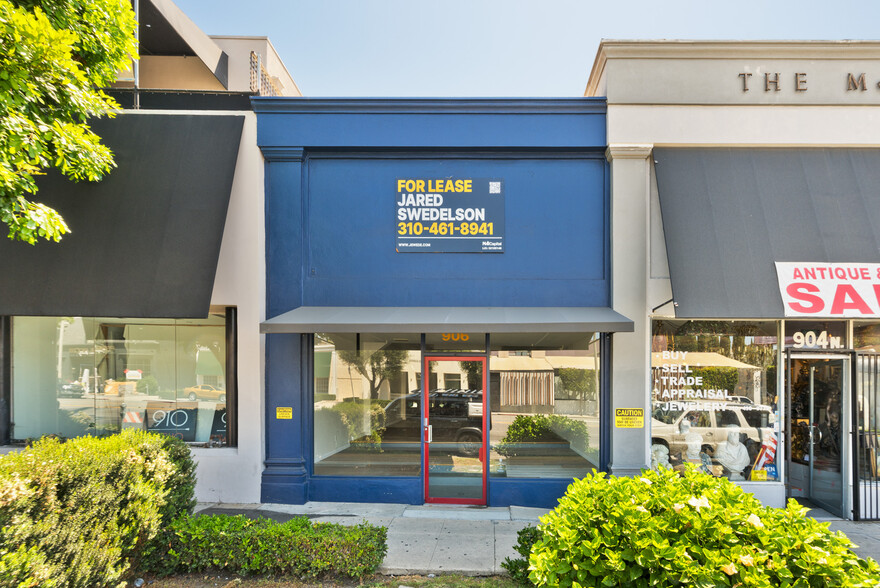 900-902 N La Cienega Blvd, Los Angeles, CA for lease - Building Photo - Image 2 of 5