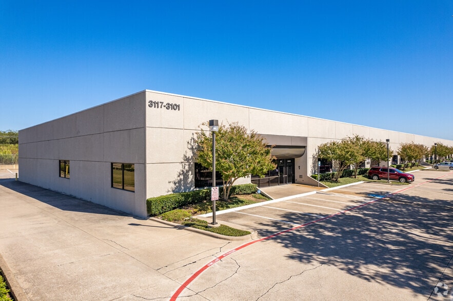 3101-3115 N Skyway Cir, Irving, TX for lease - Building Photo - Image 3 of 9