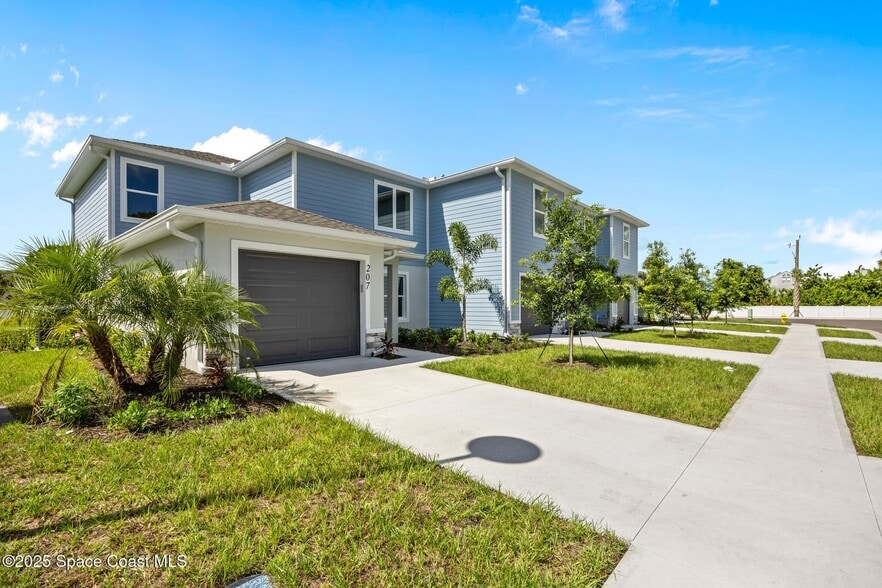 207 HIDDEN WOODS PL, Melbourne, FL for sale - Building Photo - Image 3 of 31