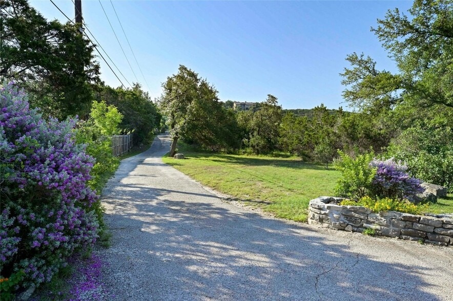 167 N Tumbleweed Trl, Austin, TX for sale - Building Photo - Image 3 of 30