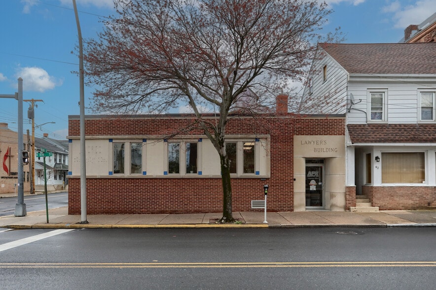 44 N 8th St, Lebanon, PA for lease - Building Photo - Image 2 of 28