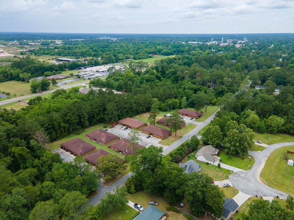 1014 S Gordon Ave, Adel, GA 31620 Magnolia Villas