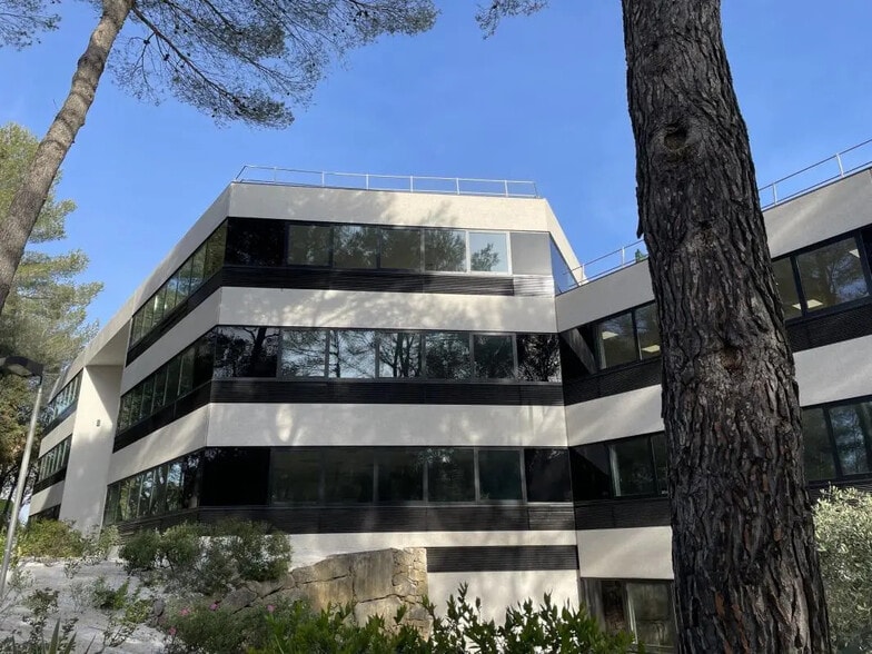 Office in Valbonne for sale - Building Photo - Image 1 of 20