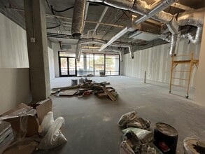 525 NE North Ave, Atlanta, GA for lease Interior Photo- Image 1 of 5