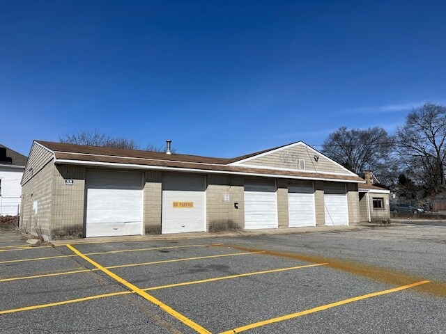 460 Douglas Ave, Providence, RI for sale Building Photo- Image 1 of 1