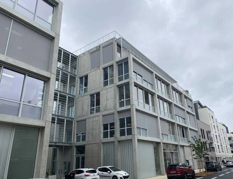 Flex in Villeurbanne for lease - Building Photo - Image 1 of 11