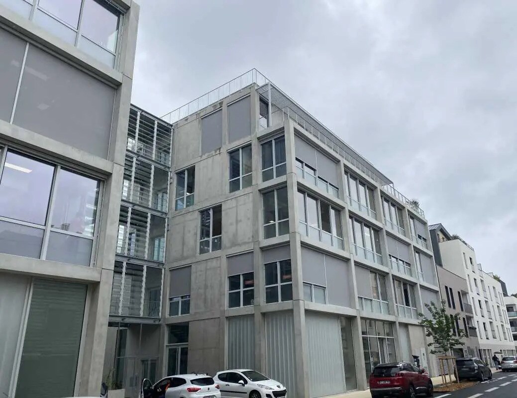 Flex in Villeurbanne for lease Building Photo- Image 1 of 12