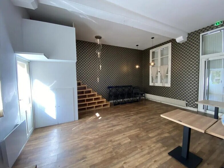 Retail in Chartres for lease - Interior Photo - Image 3 of 17