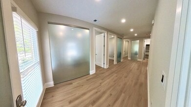 610 Colonial Park Dr, Roswell, GA for lease Building Photo- Image 2 of 4