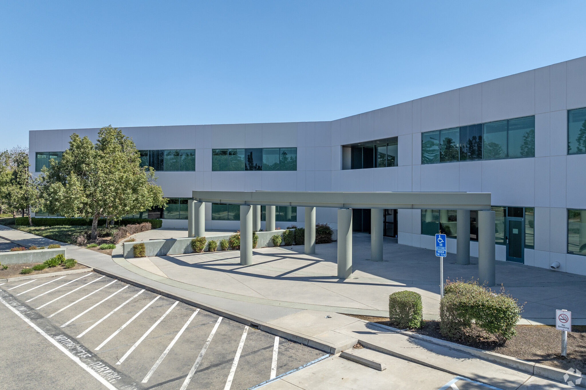 5104 N Blythe Ave, Fresno, CA for lease Building Photo- Image 1 of 10