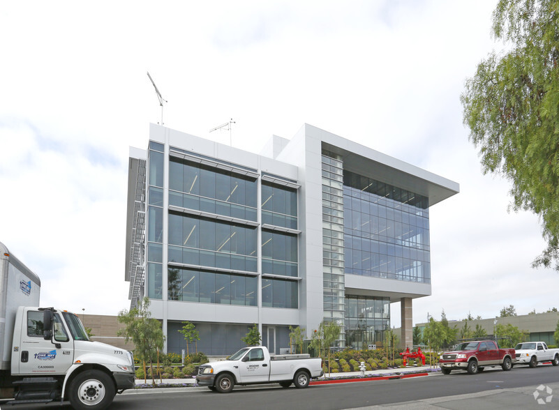 1255 Pear Ave, Mountain View, CA for lease - Building Photo - Image 2 of 3