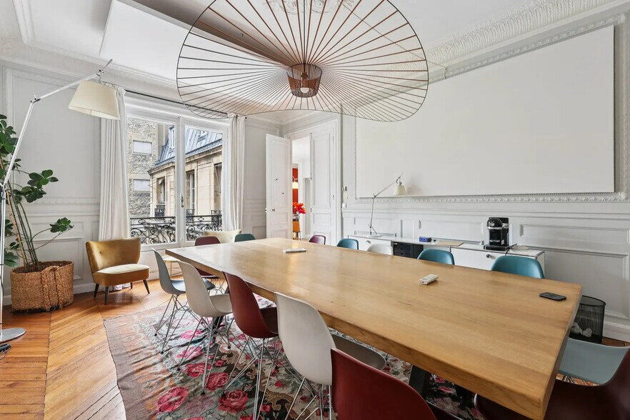 11 Rue Lincoln, Paris for lease - Interior Photo - Image 1 of 15