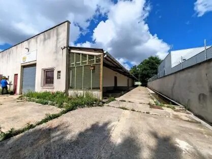 Industrial in Méry-sur-Oise for sale Building Photo- Image 1 of 10