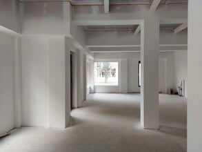 Ocean Dr, Edinburgh for lease Interior Photo- Image 2 of 4