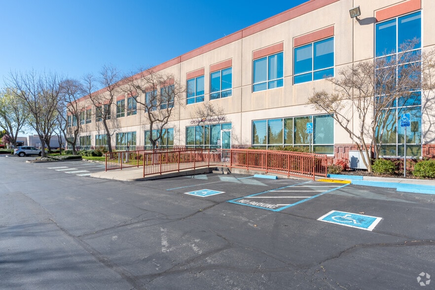 2450 Del Paso Rd, Sacramento, CA for lease - Building Photo - Image 2 of 7