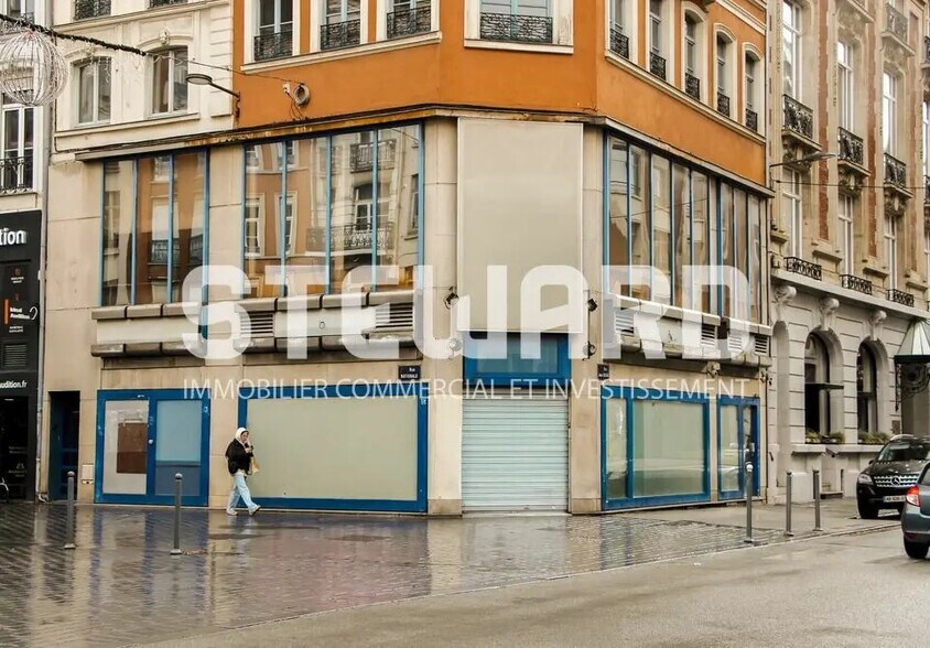 Retail in Lille for lease - Building Photo - Image 1 of 7