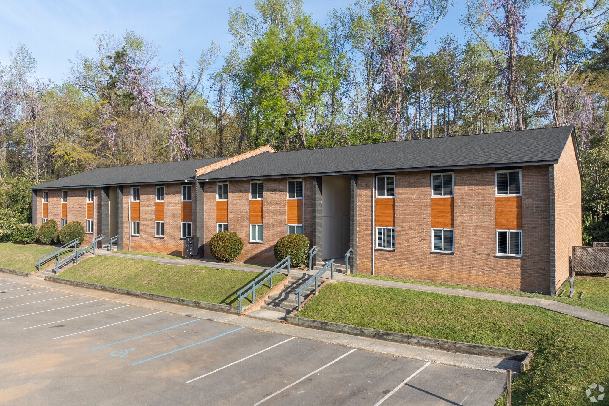 325 S Lake Dr, Lexington, SC for sale Primary Photo- Image 1 of 1