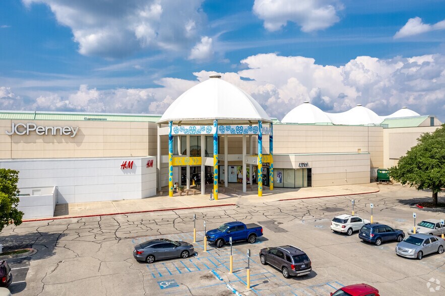 6909 N Loop 1604 E, San Antonio, TX for sale - Primary Photo - Image 1 of 1