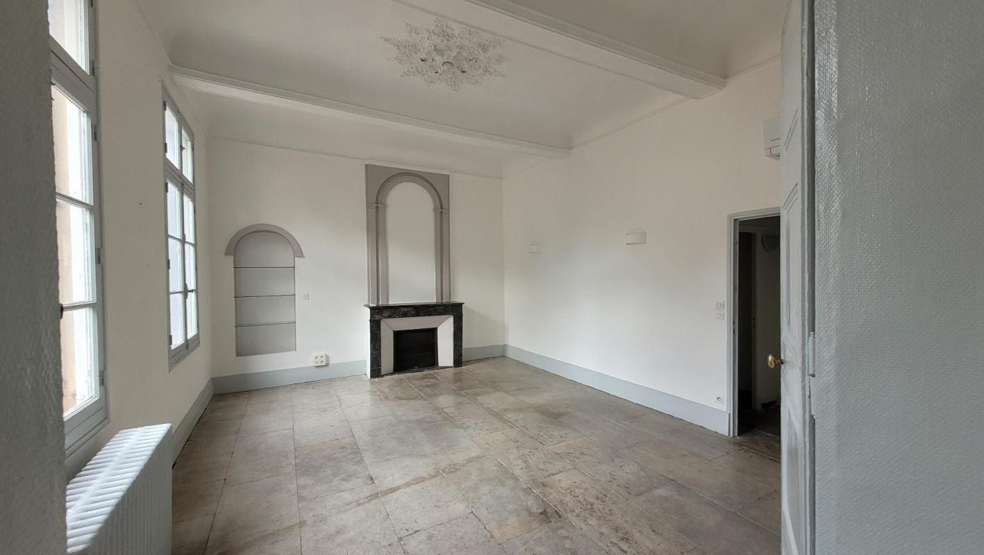Retail in Montpellier for lease Interior Photo- Image 1 of 8