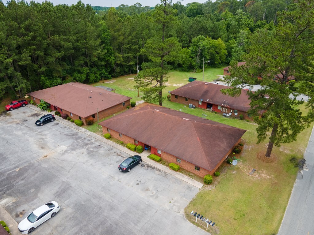 1014 S Gordon Ave, Adel, GA 31620 Magnolia Villas