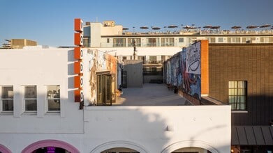 62-66 Windward Ave, Venice, CA for lease Building Photo- Image 2 of 4