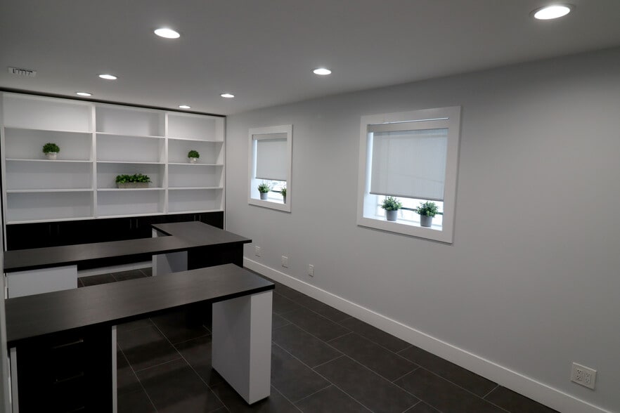 817-823 SE 9th St, Deerfield Beach, FL for lease - Building Photo - Image 2 of 15