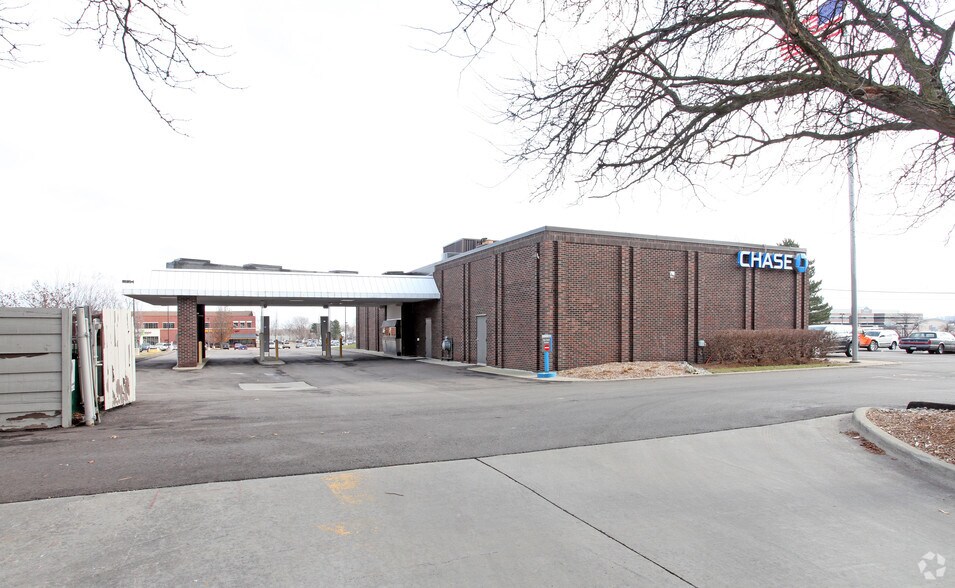 1290 Walton Blvd, Rochester, MI 48307 Retail for Sale