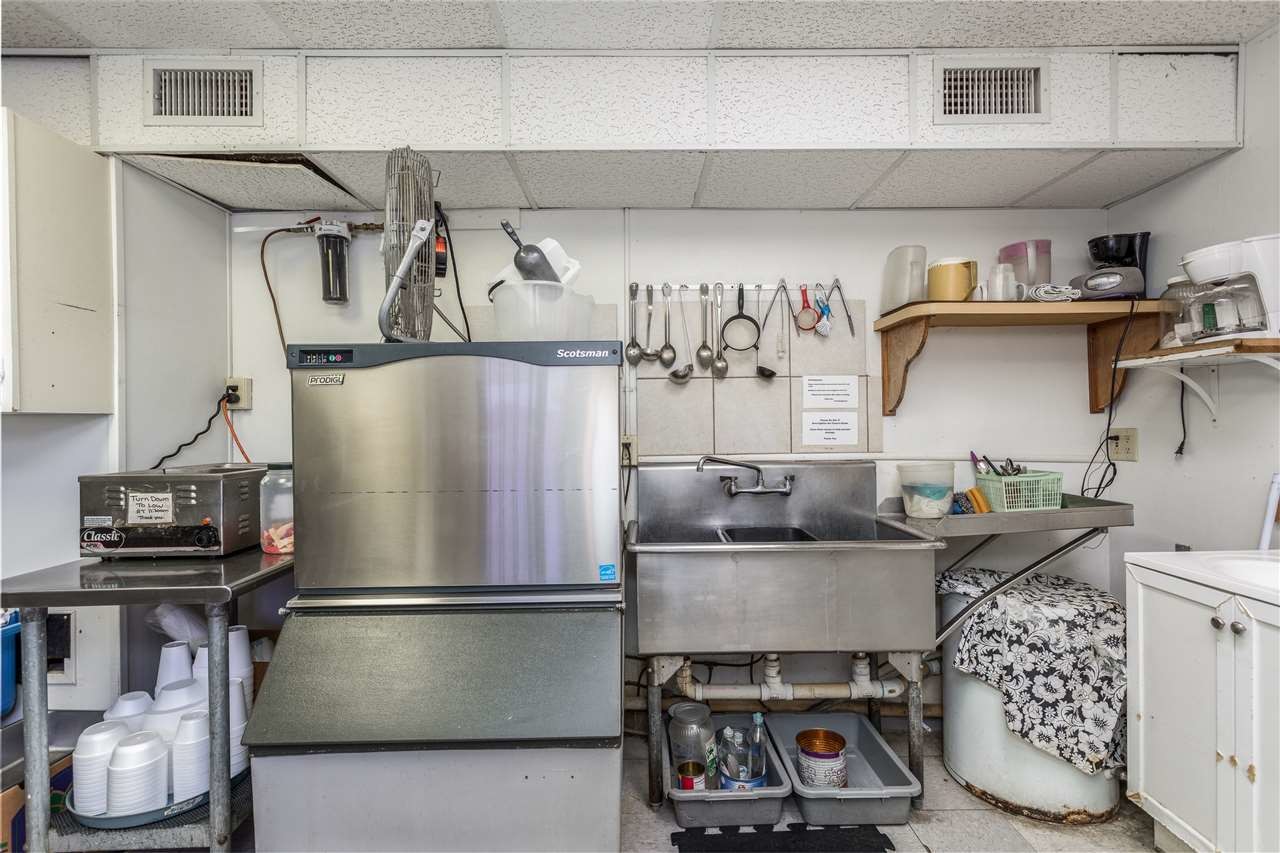 2121 N Bedell Ave, Del Rio, TX 78840