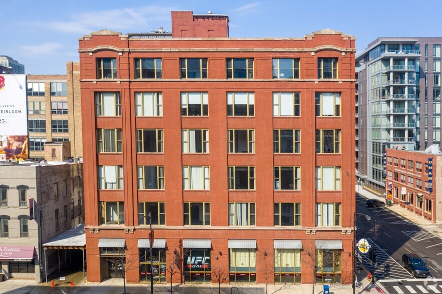 343 W Erie St, Chicago, IL for lease - Building Photo - Image 2 of 9