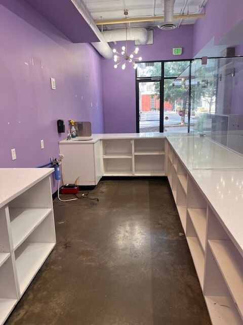 2120 S Highland Dr, Salt Lake City, UT for lease Interior Photo- Image 1 of 4