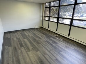 901 Teaneck Rd, Teaneck, NJ for lease Building Photo- Image 2 of 9