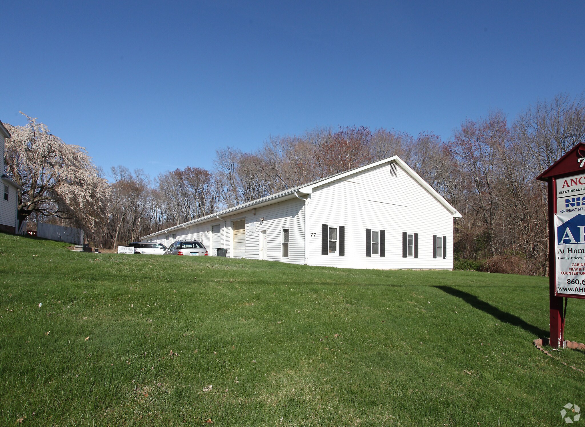 77 Pierson Ln, Windsor, CT for sale Primary Photo- Image 1 of 1