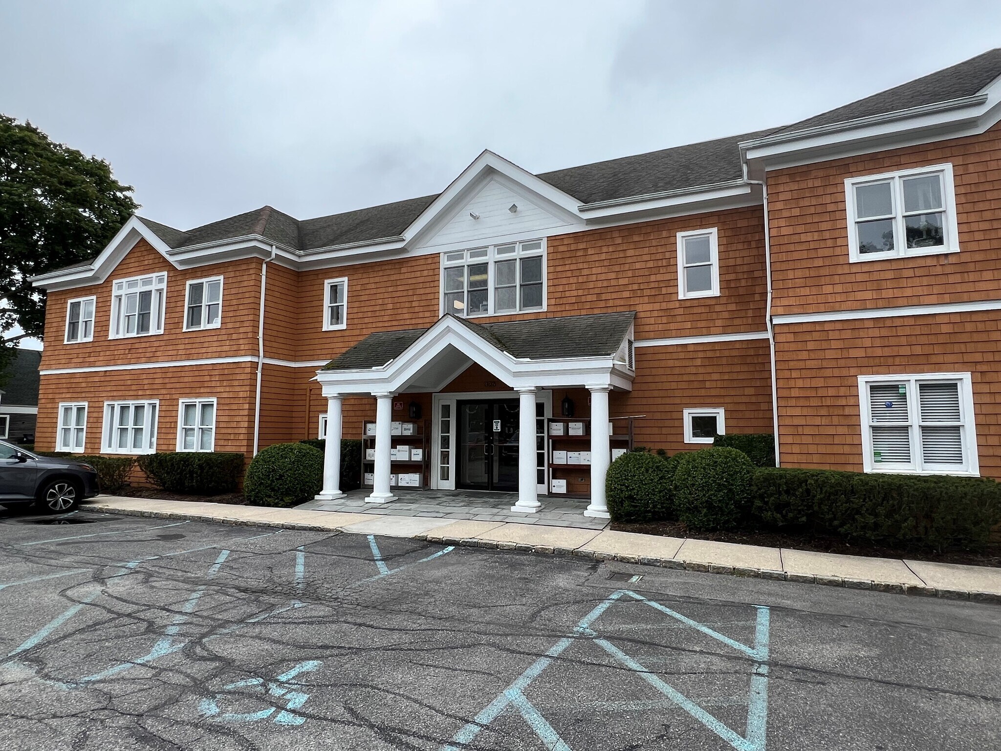 325 Meeting House Ln, Southampton, NY for sale Primary Photo- Image 1 of 1