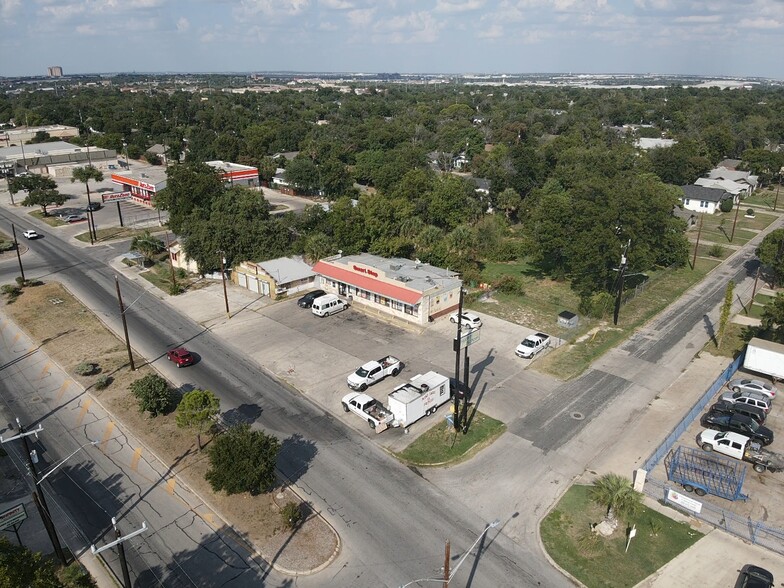 222 N New Braunfels Ave, San Antonio, TX for sale - Building Photo - Image 2 of 25