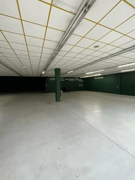 Retail in Vallauris for lease - Interior Photo - Image 3 of 7