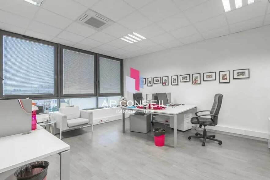 Office in Versailles for sale - Building Photo - Image 2 of 6