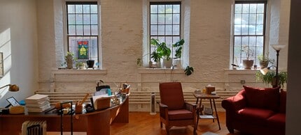 37 Greenwoods Rd, New Hartford, CT for lease Building Photo- Image 1 of 2