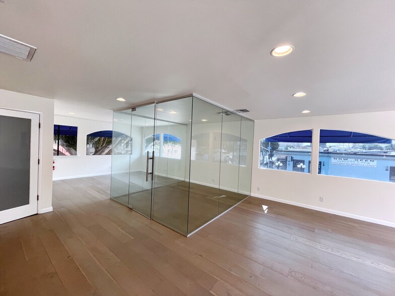 2654 Main St, Santa Monica, CA for lease - Interior Photo - Image 1 of 7