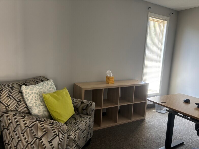 10 S Portage Path, Akron, OH for lease - Building Photo - Image 3 of 13